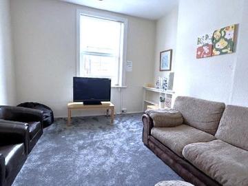 Warwick Street, Leamington Spa CV32, 4 bed town house to rent, £2,500 pcm | PrimeLocation