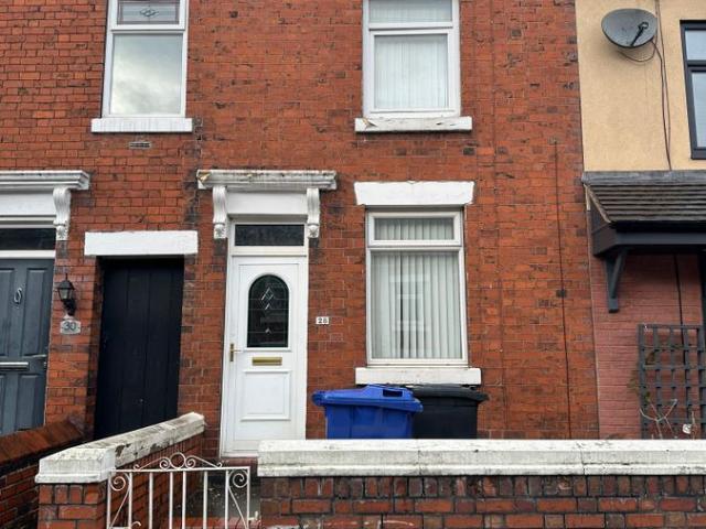 Warwick Street, Newcastle Under Lyme ST5, 2 bed terraced house to rent, £875 pcm | PrimeLocation