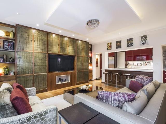 Warwick Square, London, SW1V 2 bed flat to rent £7,000 pcm £1,615 pw