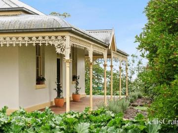 Warawingeth circa 1850's offers space, tranquillity, stunning views and history