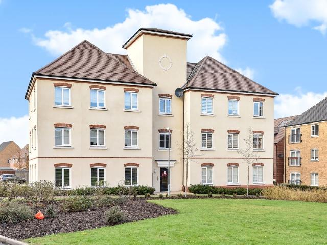 Waratah Drive, Chislehurst, Kent BR7, 2 bed flat to rent, £1,800 pcm | PrimeLocation