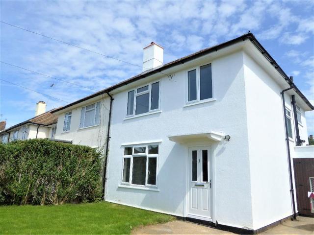 Warbank Close, New Addington, Croydon 3 bed semi detached house to rent £2,200 pcm £508 pw