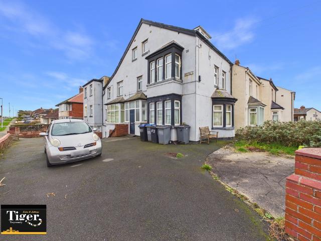 Warbreck Drive, Bispham, Blackpool, FY2 9LF