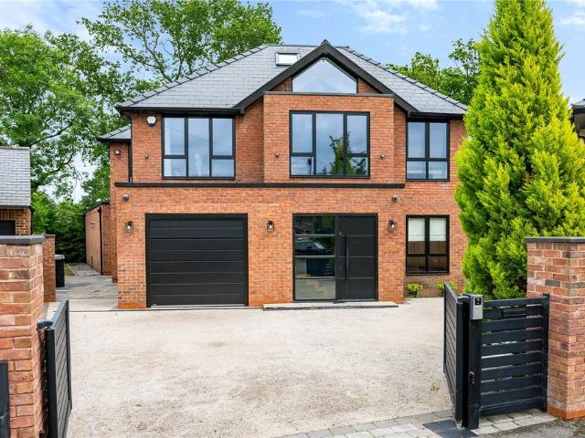 Warburton Close, Hale Barns. 4 bed detached house to rent £12,000 pcm £2,769 pw