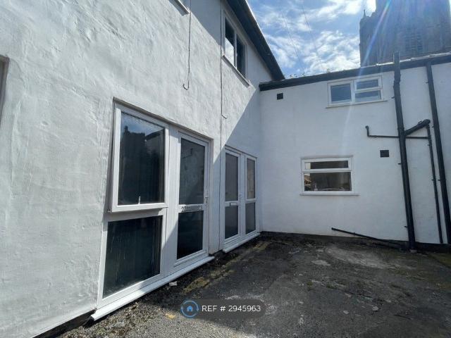 Warburton Place, Atherton, Manchester M46, 1 bed flat to rent, £725 pcm | PrimeLocation