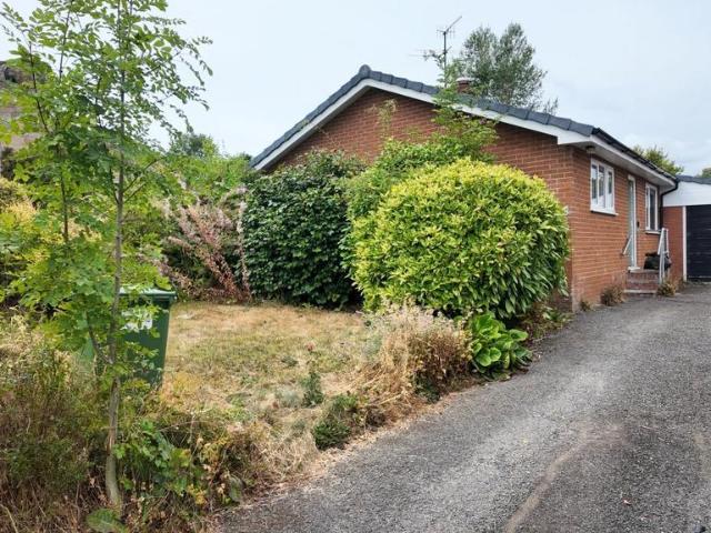 Warden Close, Presteigne 2 bed bungalow to rent £850 pcm £196 pw