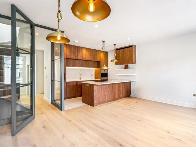 Wardo Avenue, London, SW6 3 bed apartment to rent £4,995 pcm £1,153 pw