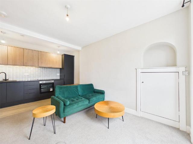 Wardlaw Terrace, Edinburgh. 1 bed apartment to rent £1,000 pcm £231 pw