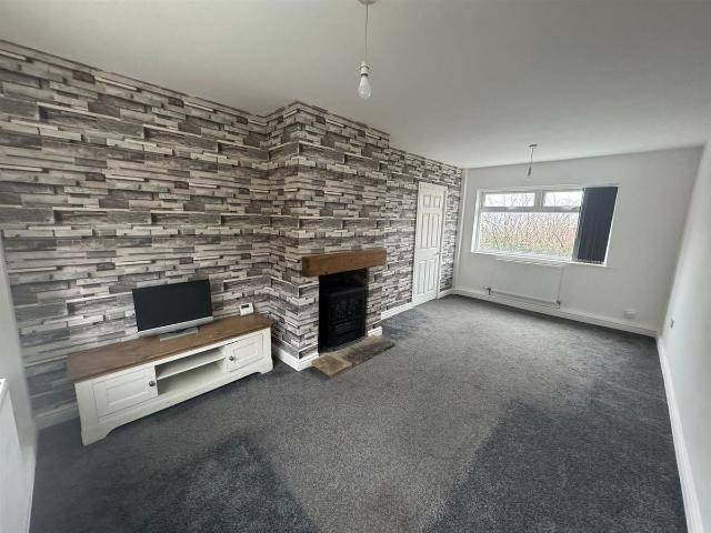 Wardle Crescent, Keighley BD21, 3 bed property to rent, £750 pcm | PrimeLocation
