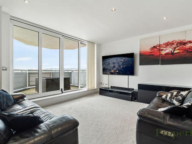 Wards Wharf Approach, London E16, 3 bed flat to rent, £2,750 pcm | PrimeLocation
