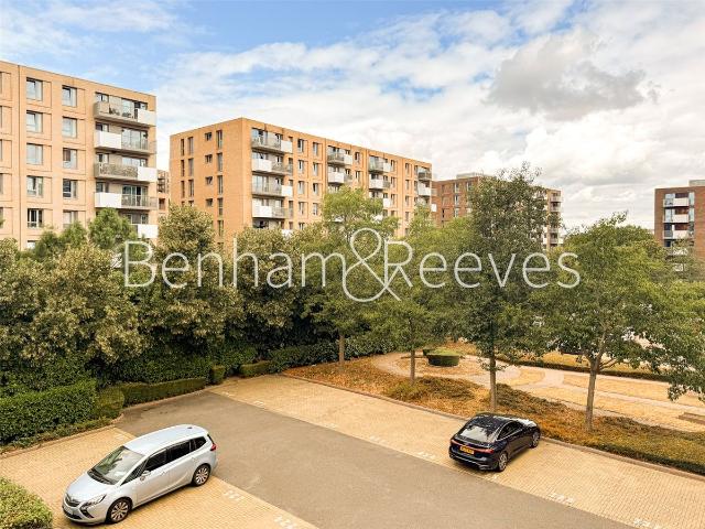 Wards Wharf Approach, London E16, 3 bed flat to rent, £3,000 pcm | PrimeLocation