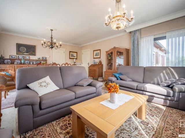 WAREGEM Gelijkvloerse en lichtrijke woning op mooi perceel van 833m² !
