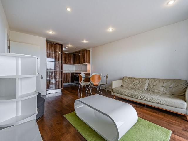 Warehouse Court, No 1 Street, Woolwich, London SE18, 2 bed flat to rent, £2,400 pcm | PrimeLocation