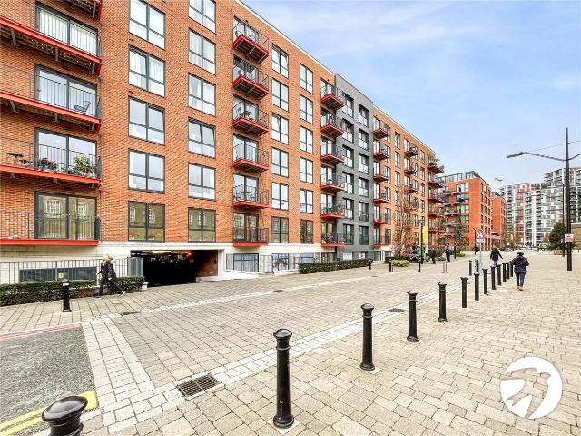 Warehouse Court, Woolwich SE18, Studio to rent, £1,500 pcm | PrimeLocation