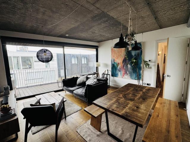 Warehouse Flat by London Fields Station