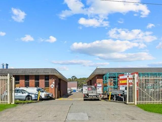 Warehouse Internal 225 Square Meters Plus 3 Car Space Total Approx At 268 Square Meters