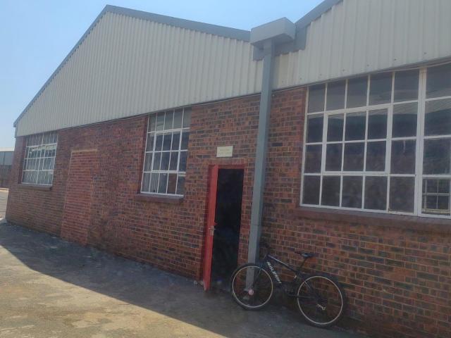 Warehouse to Rent in New Era