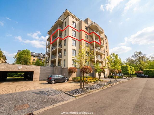 WAREMME – TB appartement 2 ch, 2 terrasses et parking. Loyer: 875,00 € / mois