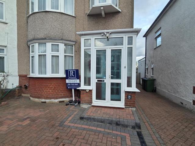 Warham Road, Harrow HA3 3 bed semi detached house to rent £2,300 pcm £531 pw