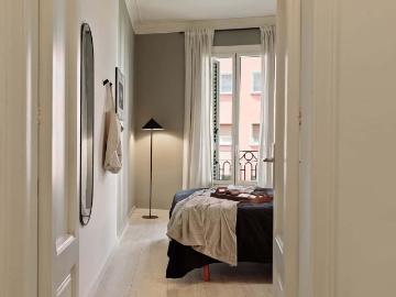 Warhol 2 bedrooms and balcony in Sant Gervasy