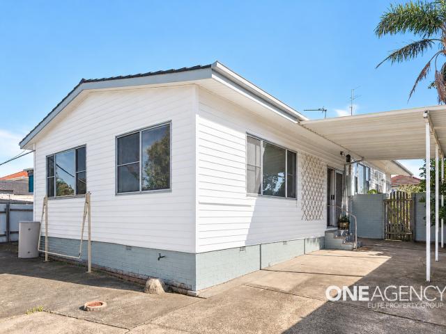 Warilla 1A Carinmoney Avenue