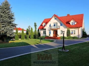 Przestronny dom 233 m2 z ogrodem i budynkiem gospodarczym