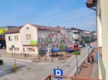 Kamienica z lokalem i mieszkaniem w centrum Warki