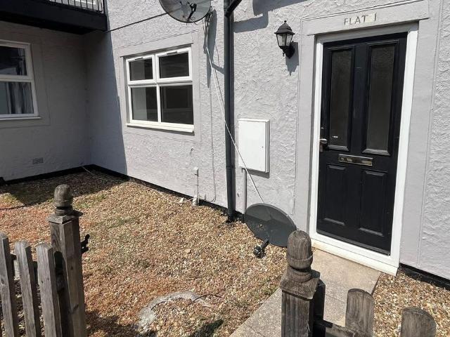 Warley Hill, Warley, Brentwood CM14, 1 bed flat to rent, £1,400 pcm | PrimeLocation