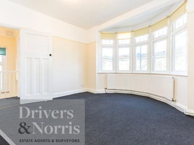 Warlters Close, Holloway, London N7, 1 bed flat to rent, £1,850 pcm | PrimeLocation
