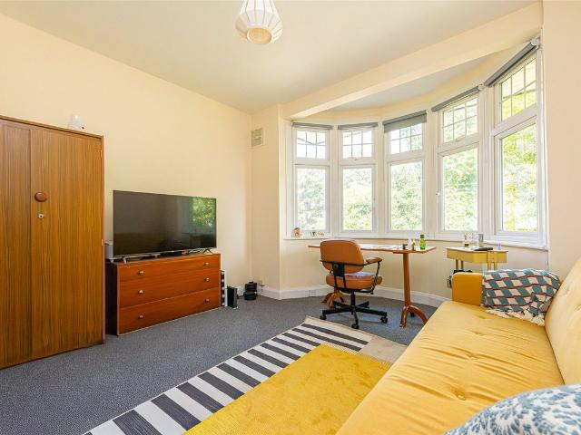 Warlters Close, Holloway, London N7, 1 bed flat to rent, £1,850 pcm | PrimeLocation