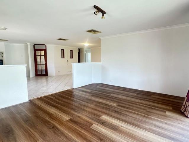 WARM AND FRIENDLY FAMILY HOME on Caladenia Primary School LOCAL Intake