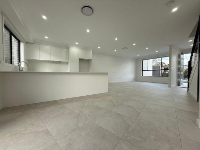 WARM AND INVITING DESIGNER THREE BEDROOM DUPLEX