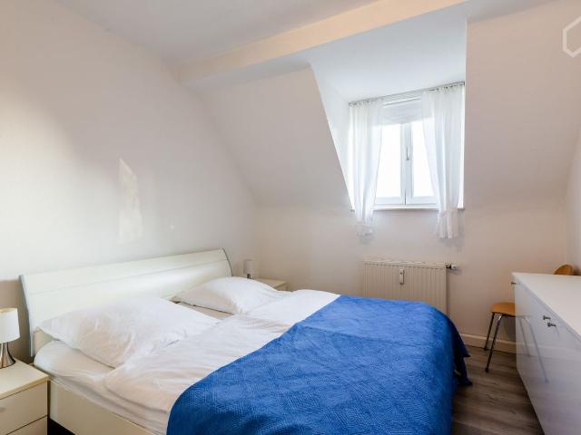 warm & bright all incl. + free parking, busstop at our doorstep, Koln Amsterdam Apartments for Rent