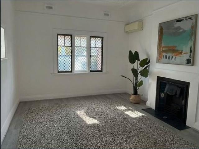WARM & COMFORTABLE FAMILY HOME IN ASHFIELD