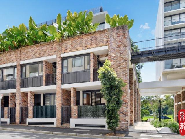 Warm & Earthy Split Level Corner Terrace | Two Bedrooms & Secure Car Space in the edge of Sydney CBD