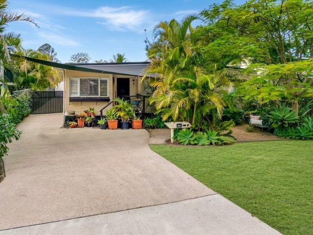 WARM FAMILY HOME IN TIGHTLY HELD LOCATION!