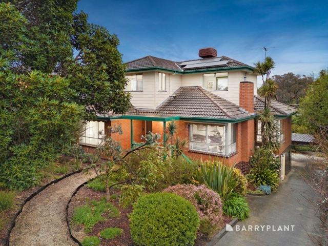 Warm Family Living in a Key Watsonia North Location