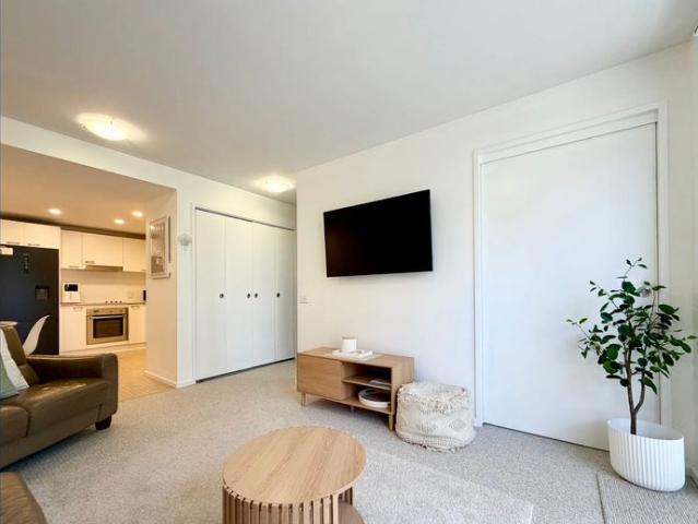 Warm & Inviting Apartment