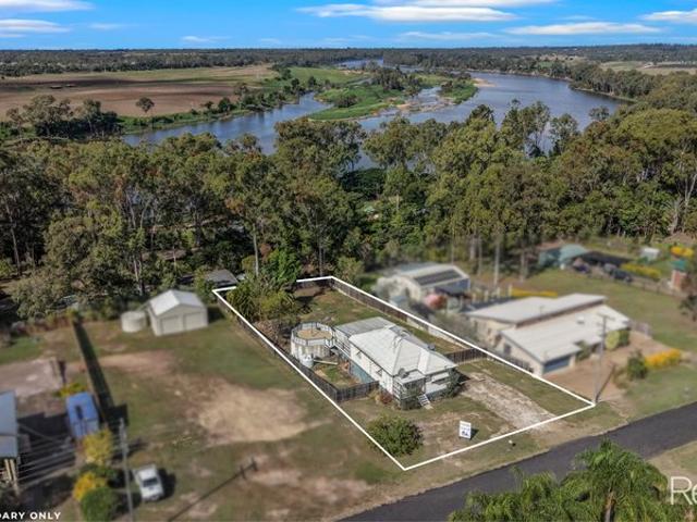 Warm, Inviting Living with High and Dry Burnett River Outlook