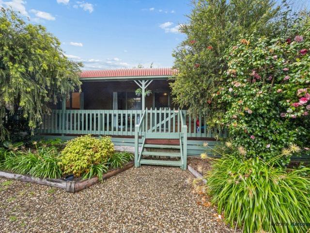 Warm, Inviting & Packed with Country Charm!