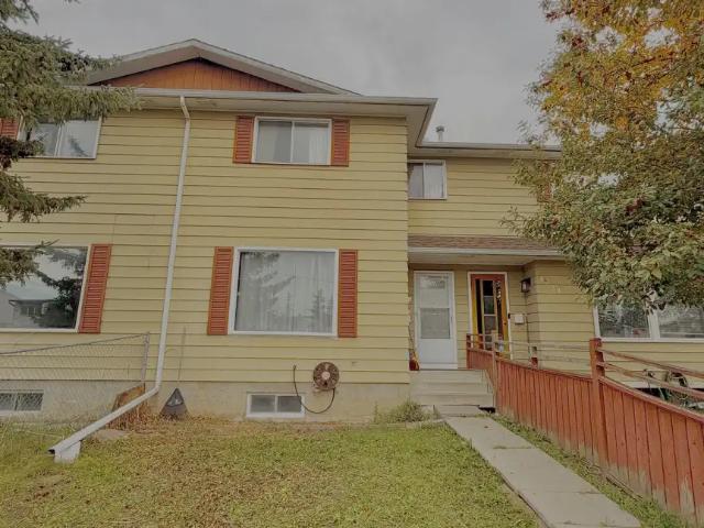 Warm & Spacious 4 Bedroom Townhome in Forest Heights – $2,000/Month