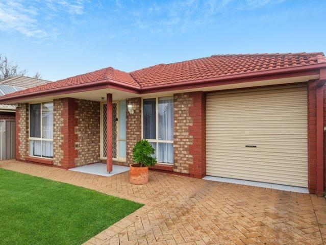 Warm, Welcoming Torrens Titled Family Living in a Convenient City to Sea Location