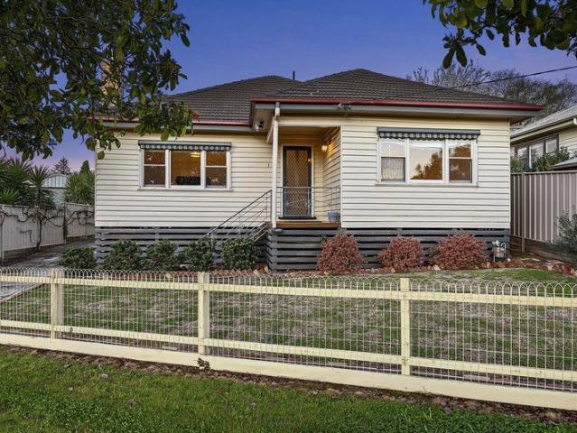 Warm, Welcoming & Wonderfully Located!