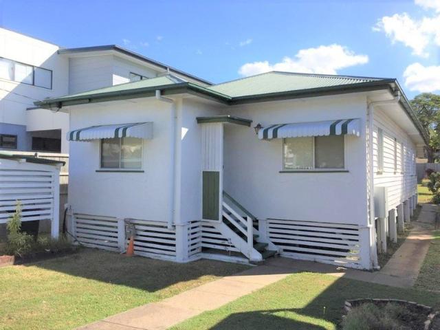 Warm & Welcoming Home in Greenslopes