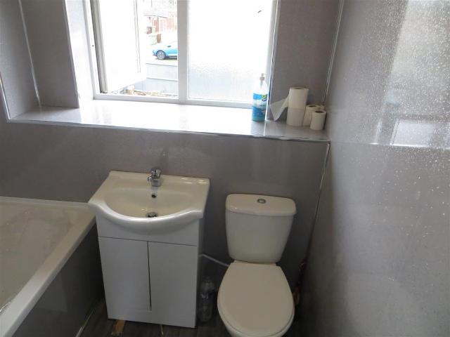 Warmley Close, Wolverhampton WV6, 2 bed semi detached house to rent, £950 pcm | PrimeLocation