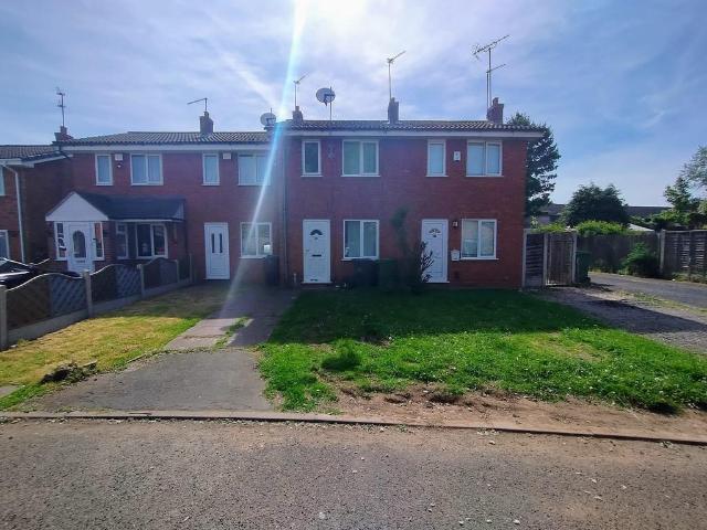 Warmley Close, Wolverhampton WV6 2 bed terraced house to rent £950 pcm £219 pw