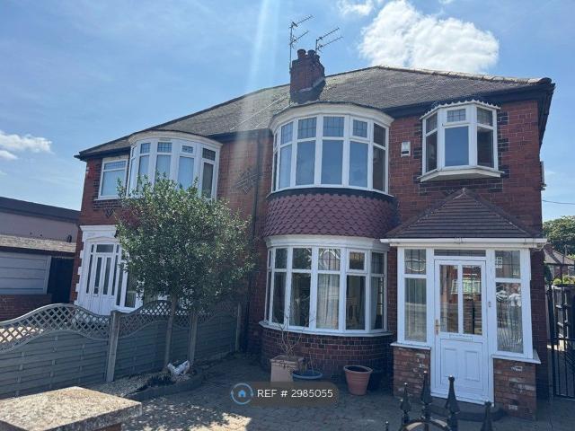 Warmsworth Road, Doncaster DN4, 3 bed semi detached house to rent, £1,100 pcm | PrimeLocation