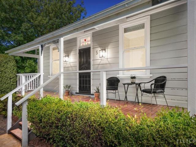 Warmth, Charm and an Incredible Garden Setting