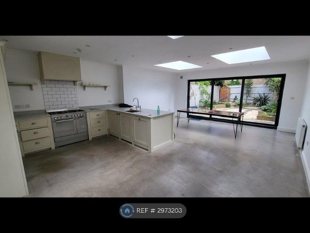 Warner Road, London SE5, 4 bed semi detached house to rent, £4,590 pcm | PrimeLocation