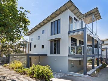 WARRAGI 5 | POOL IN COMPLEX | SLEEPS 8